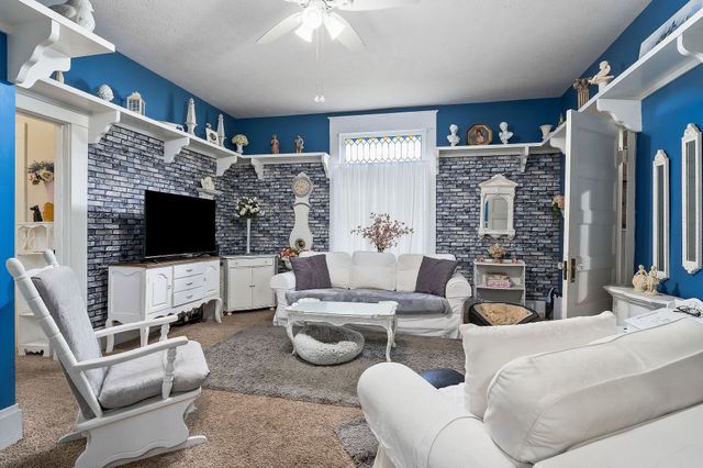 107 N Main St, Sparta, TN 38583