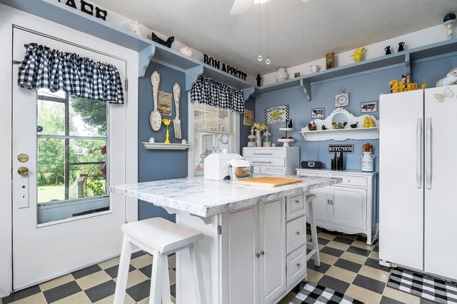 107 N Main St, Sparta, TN 38583