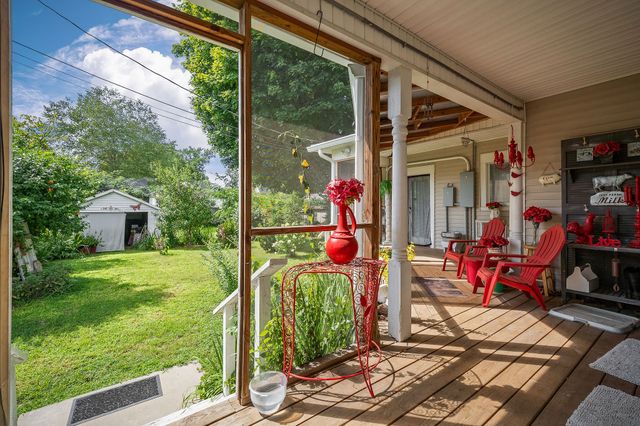 107 N Main St, Sparta, TN 38583