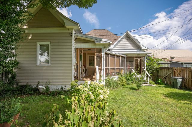 107 N Main St, Sparta, TN 38583