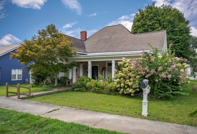 107 N Main St, Sparta, TN 38583