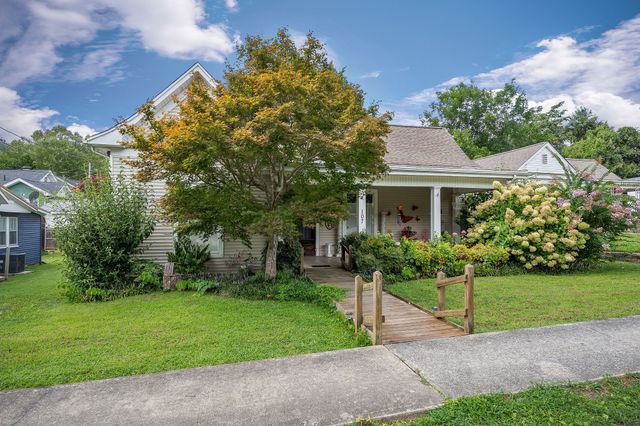 107 N Main St, Sparta, TN 38583