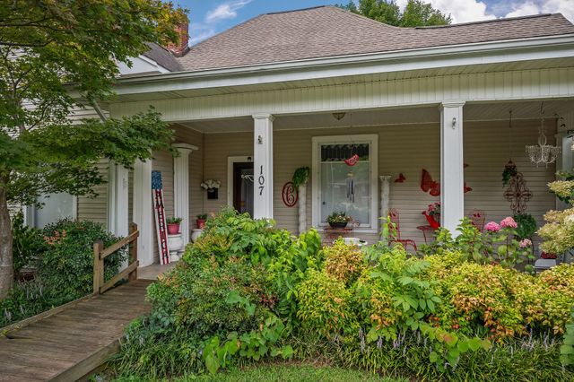 107 N Main St, Sparta, TN 38583