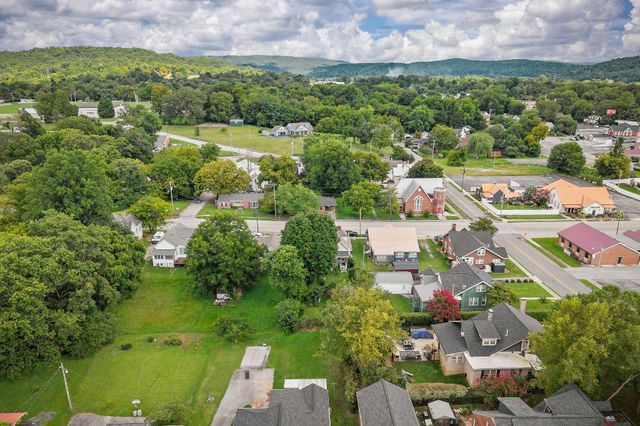 107 N Main St, Sparta, TN 38583