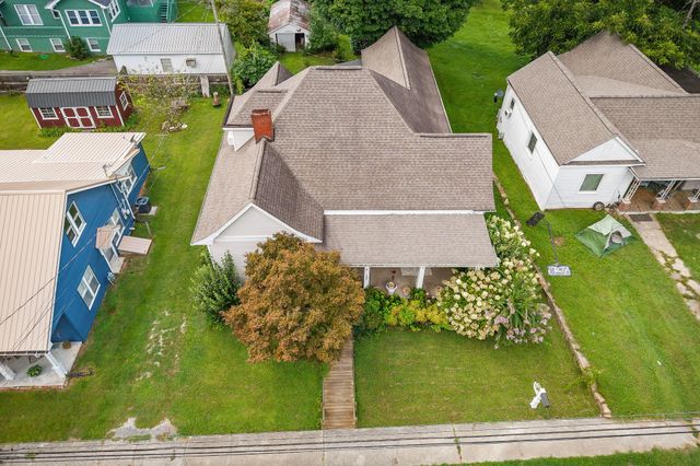 107 N Main St, Sparta, TN 38583