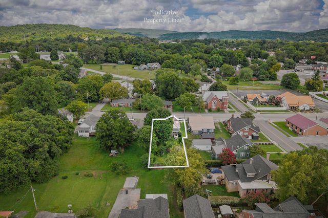 107 N Main St, Sparta, TN 38583