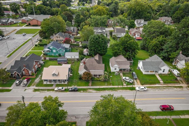 107 N Main St, Sparta, TN 38583