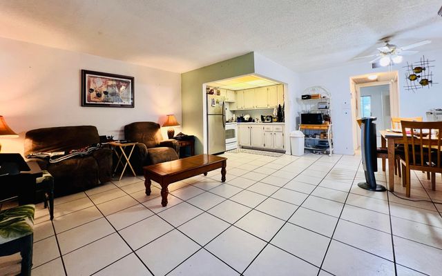 411 Southampton A, West Palm Beach, FL 33417
