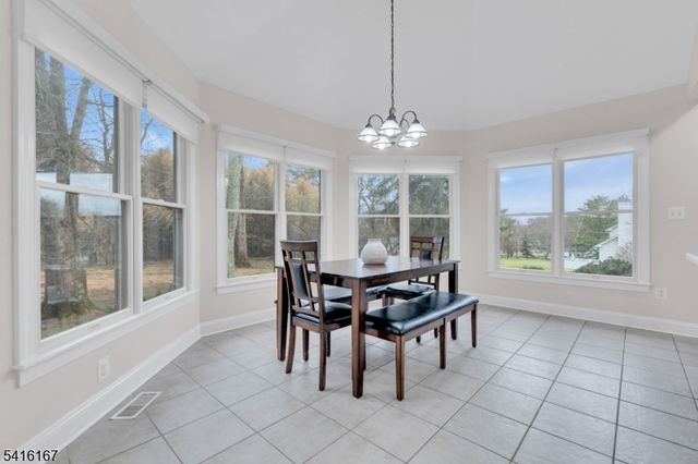 4 Dumont Ct, Bridgewater Twp., NJ 08807