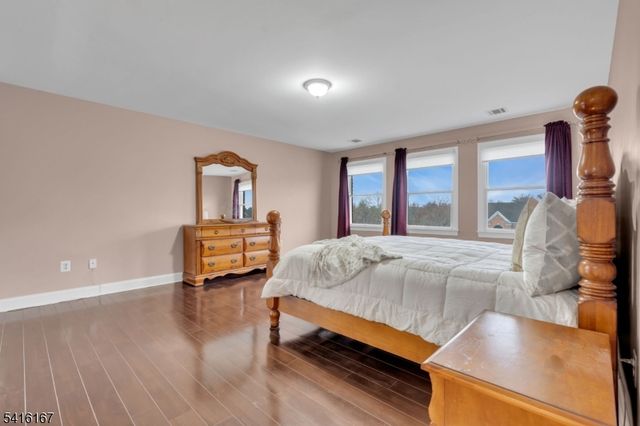 4 Dumont Ct, Bridgewater Twp., NJ 08807