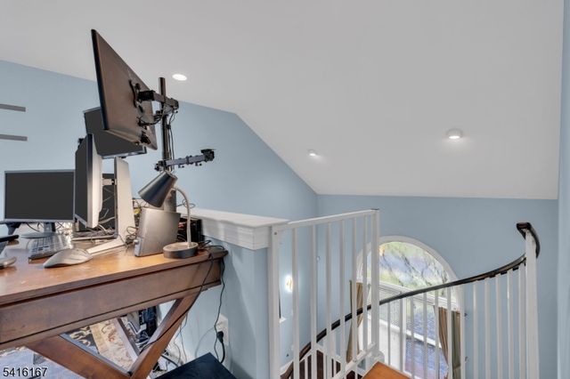 4 Dumont Ct, Bridgewater Twp., NJ 08807