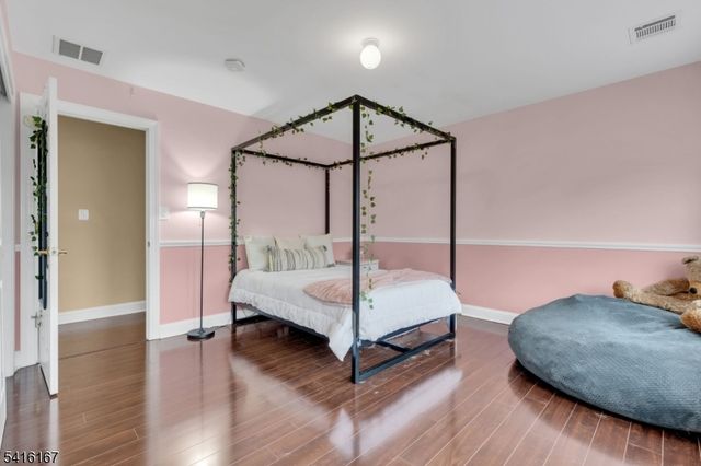 4 Dumont Ct, Bridgewater Twp., NJ 08807