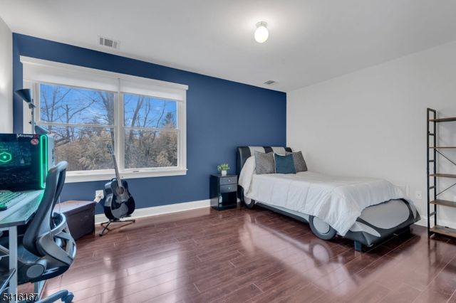 4 Dumont Ct, Bridgewater Twp., NJ 08807
