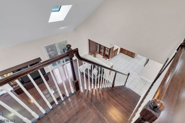4 Dumont Ct, Bridgewater Twp., NJ 08807