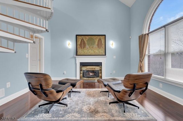 4 Dumont Ct, Bridgewater Twp., NJ 08807