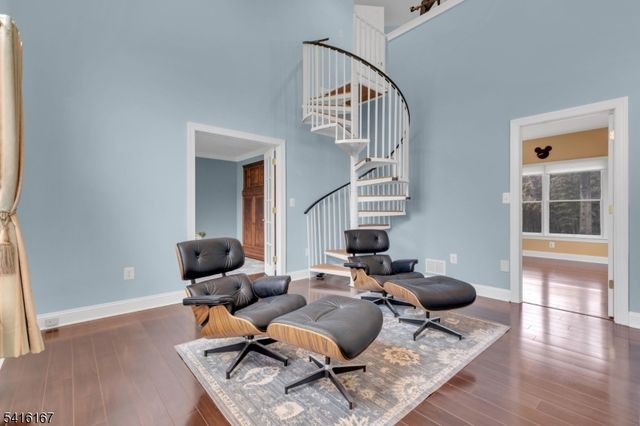 4 Dumont Ct, Bridgewater Twp., NJ 08807