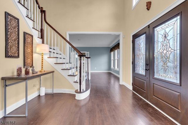 4 Dumont Ct, Bridgewater Twp., NJ 08807
