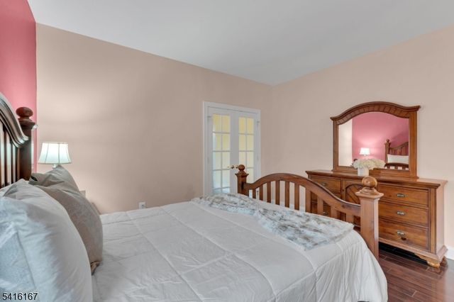 4 Dumont Ct, Bridgewater Twp., NJ 08807
