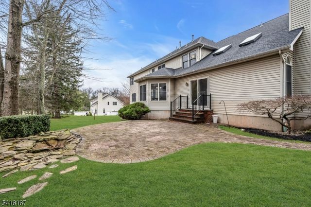 4 Dumont Ct, Bridgewater Twp., NJ 08807