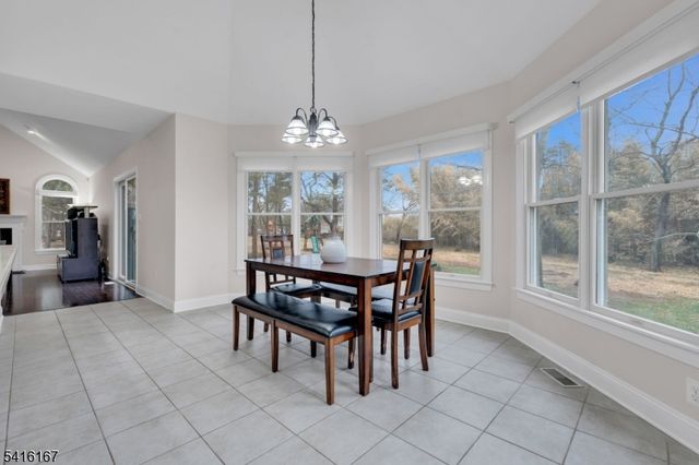 4 Dumont Ct, Bridgewater Twp., NJ 08807