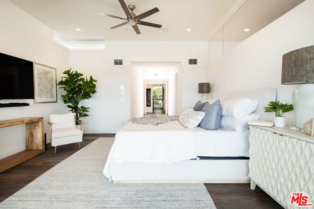 934 1st Street, Manhattan Beach, CA 90266