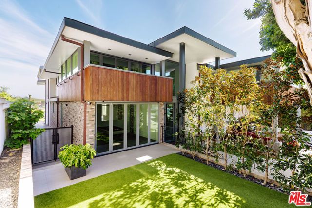 934 1st Street, Manhattan Beach, CA 90266