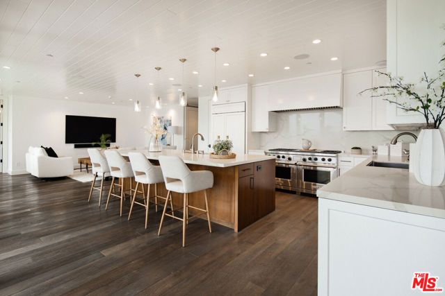 934 1st Street, Manhattan Beach, CA 90266