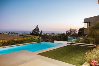 934 1st Street, Manhattan Beach, CA 90266