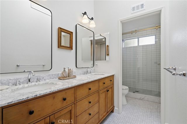 26352 Ivrea, Valencia, CA 91355