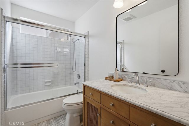 26352 Ivrea, Valencia, CA 91355