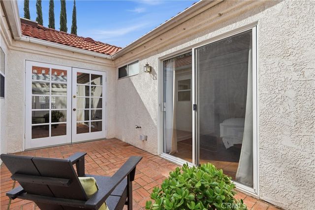 26352 Ivrea, Valencia, CA 91355