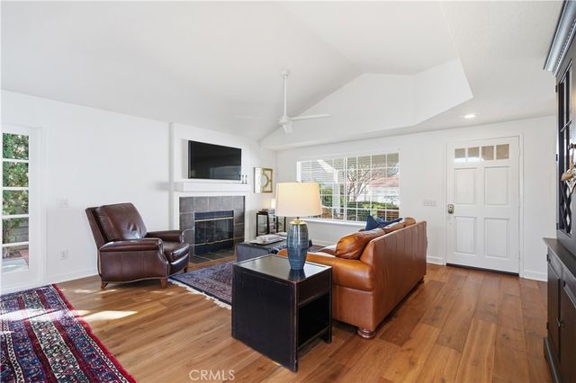 26352 Ivrea, Valencia, CA 91355