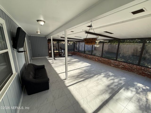 1324 GRANDVIEW Drive, Jacksonville, FL 32211