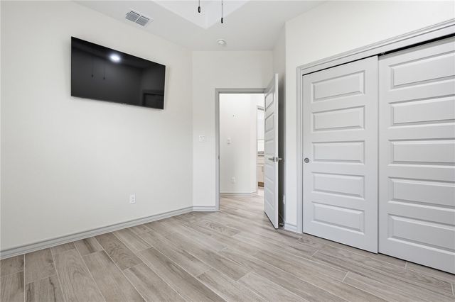 915 S 12th St, Aransas Pass, TX 78336