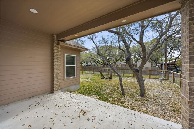 915 S 12th St, Aransas Pass, TX 78336