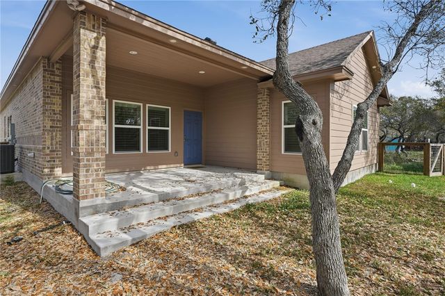 915 S 12th St, Aransas Pass, TX 78336