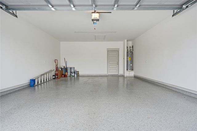 915 S 12th St, Aransas Pass, TX 78336