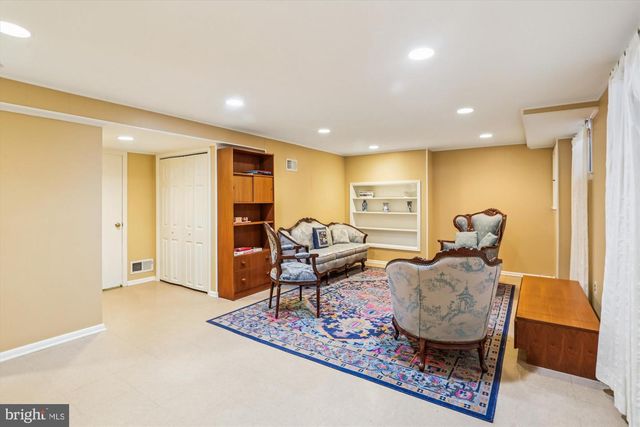 5833 NEBRASKA AVE NW, Washington, DC 20015