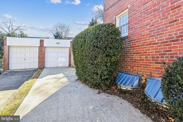 5833 NEBRASKA AVE NW, Washington, DC 20015