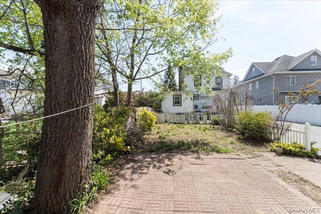 37 Catherine Street, Valley Stream, NY 11580