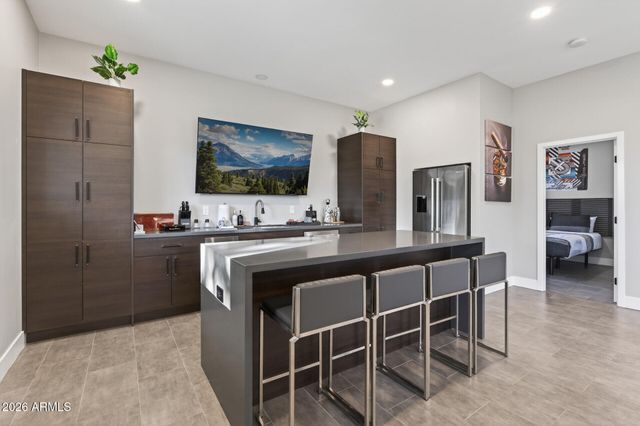 7433 E CHOLLA Lane, Scottsdale, AZ 85250