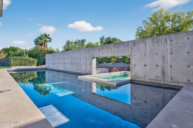 7433 E CHOLLA Lane, Scottsdale, AZ 85250