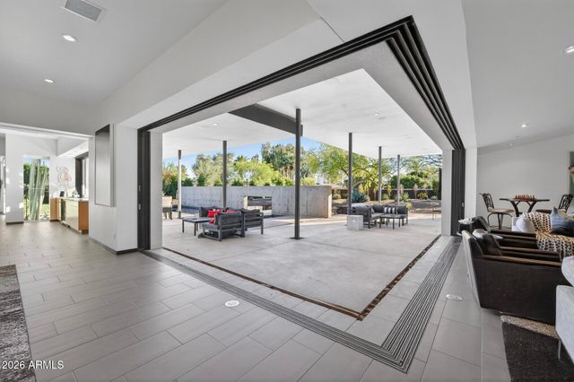 7433 E CHOLLA Lane, Scottsdale, AZ 85250