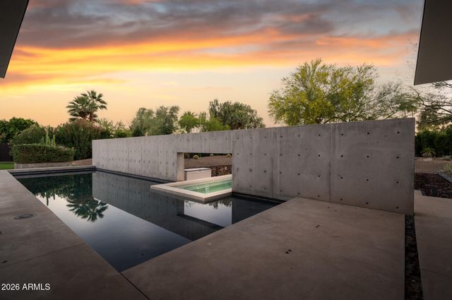 7433 E CHOLLA Lane, Scottsdale, AZ 85250