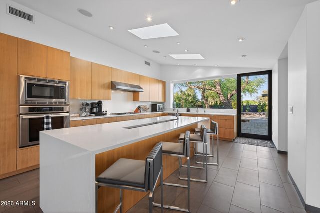 7433 E CHOLLA Lane, Scottsdale, AZ 85250