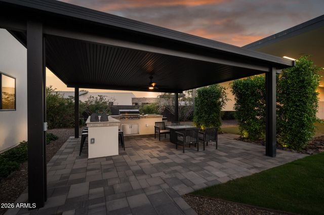 7433 E CHOLLA Lane, Scottsdale, AZ 85250