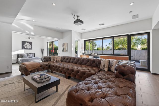 7433 E CHOLLA Lane, Scottsdale, AZ 85250