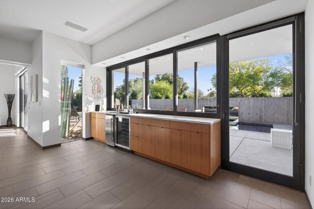 7433 E CHOLLA Lane, Scottsdale, AZ 85250