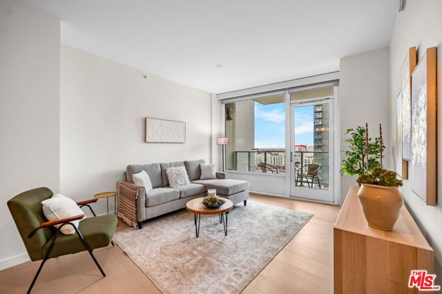 1050 S GRAND Avenue 1303, Los Angeles, CA 90015
