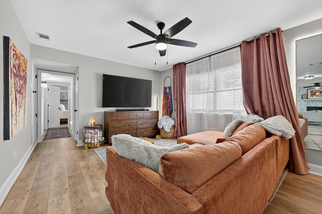 370 Edge Avenue, Valparaiso, FL 32580